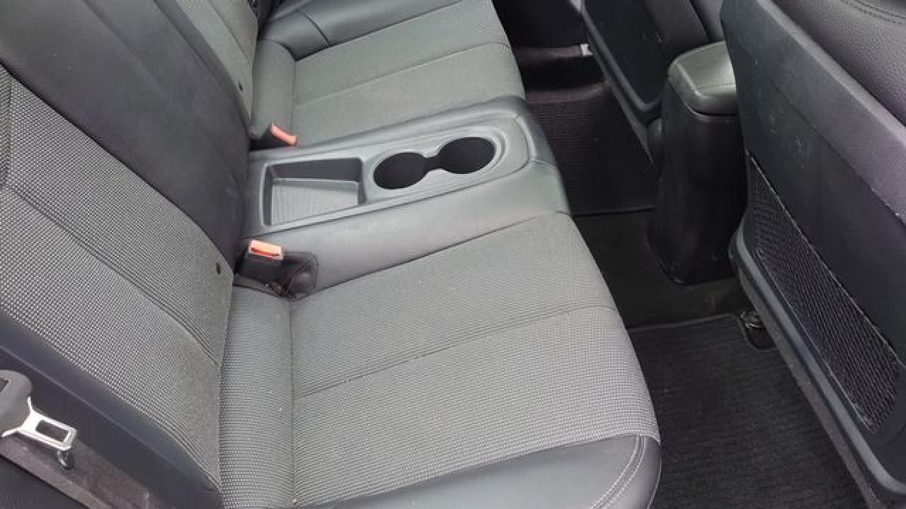2016 Hyundai Veloster VIN KMHTC6AD8GU304376 photo 7