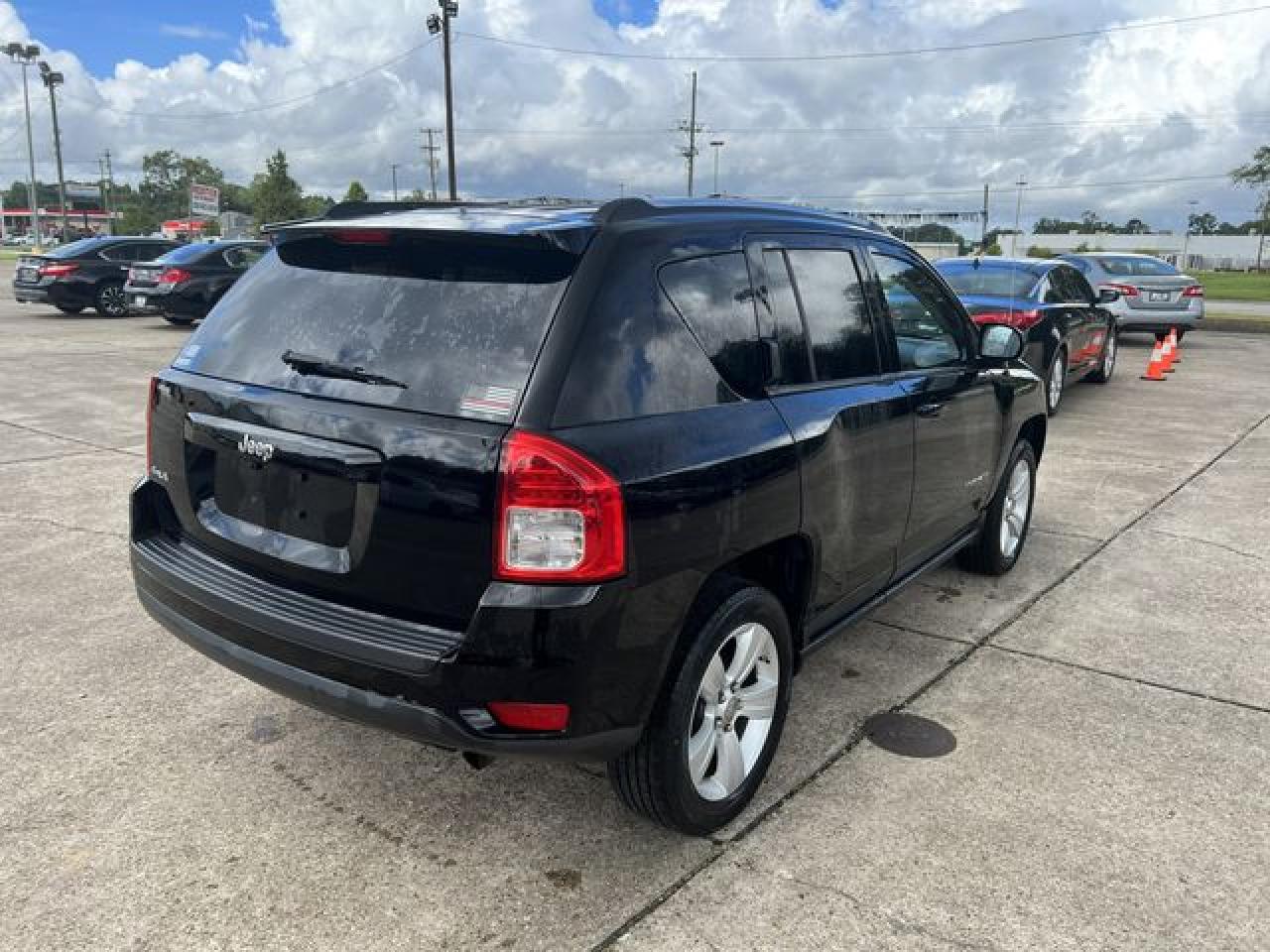 2012 Jeep Compass VIN 1C4NJDBB6CD661926 photo 3