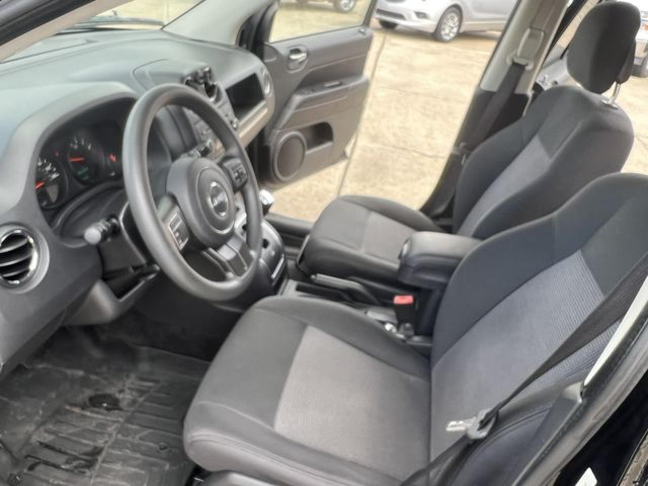 2012 Jeep Compass VIN 1C4NJDBB6CD661926 photo 7