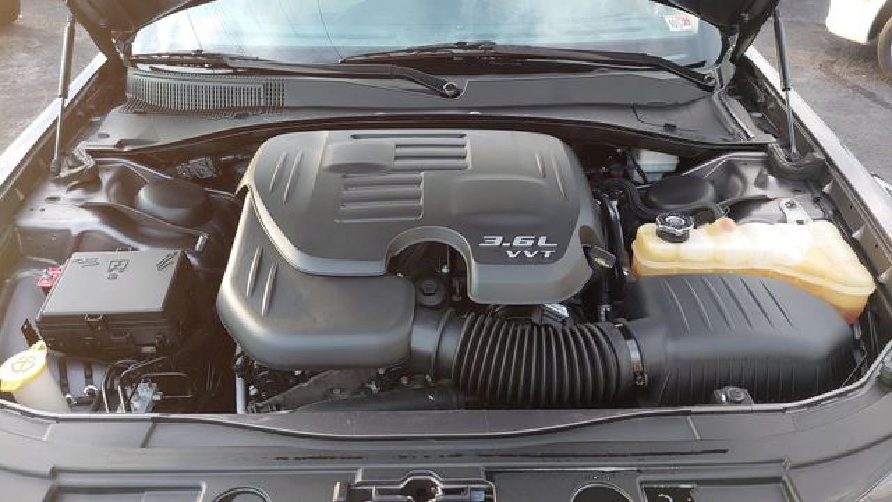 2013 Chrysler 300 VIN 2C3CCAAG2DH647480 photo 8