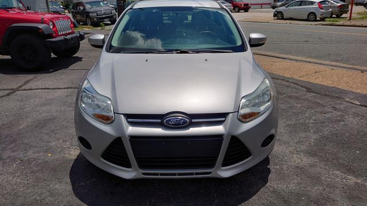 2014 Ford Focus VIN 1FADP3K29EL368878 photo 3