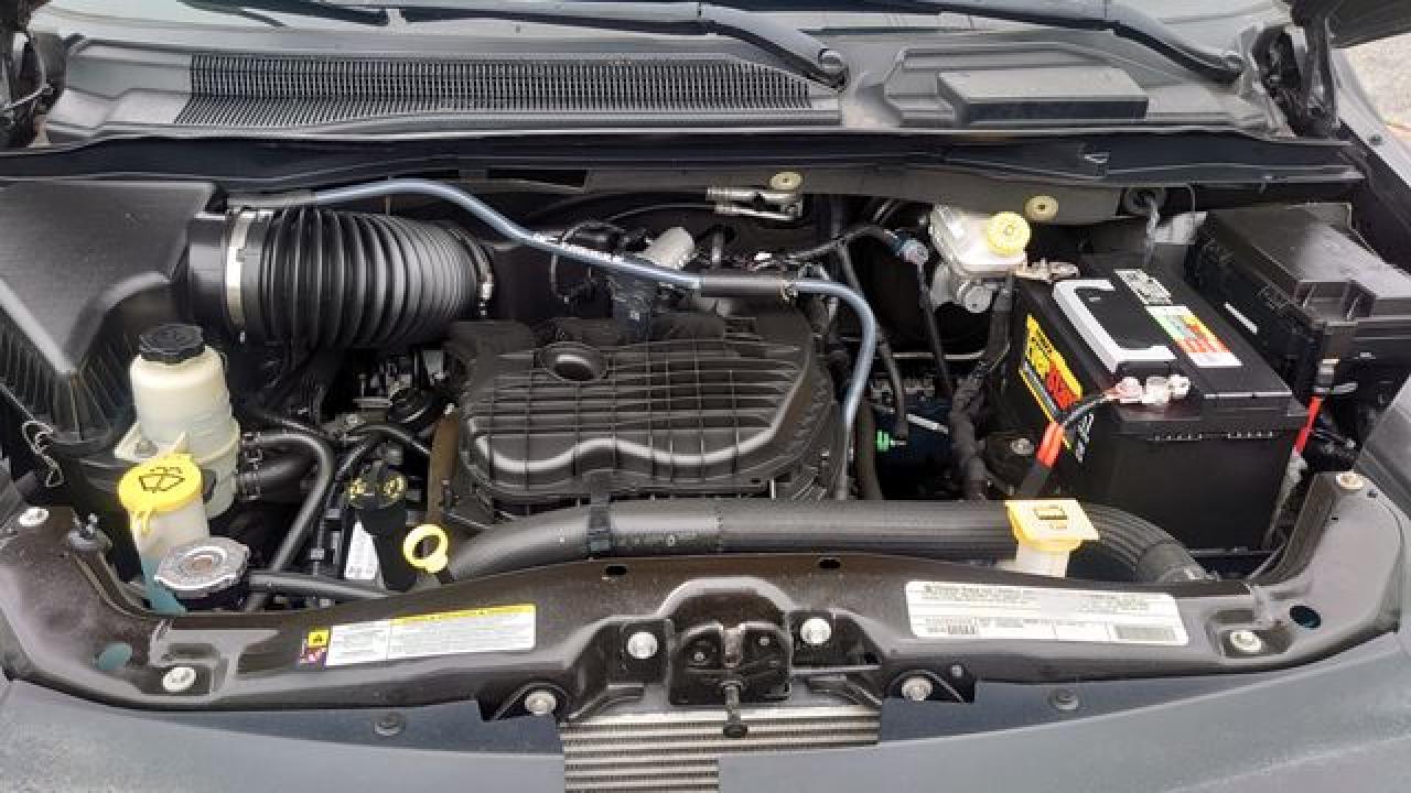 2012 Volkswagen Routan VIN 2C4RVAAG7CR293819 photo 3