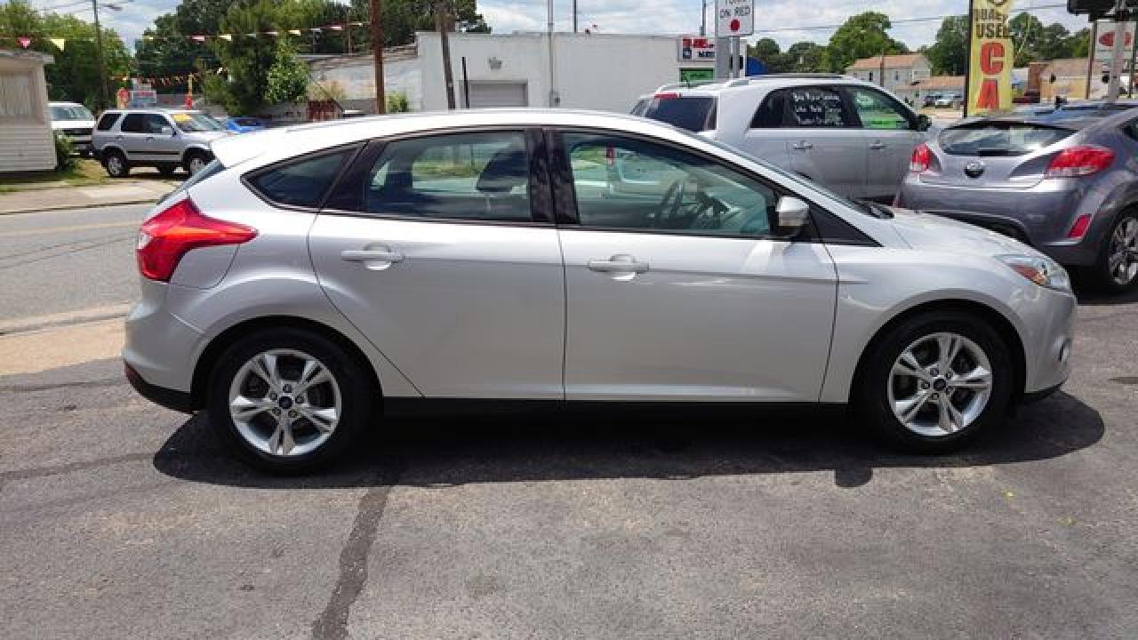 2014 Ford Focus VIN 1FADP3K29EL368878 photo 5