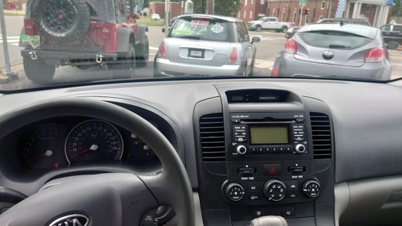 2012 Kia Sedona lx VIN KNDMG4C75C6458258 photo 6