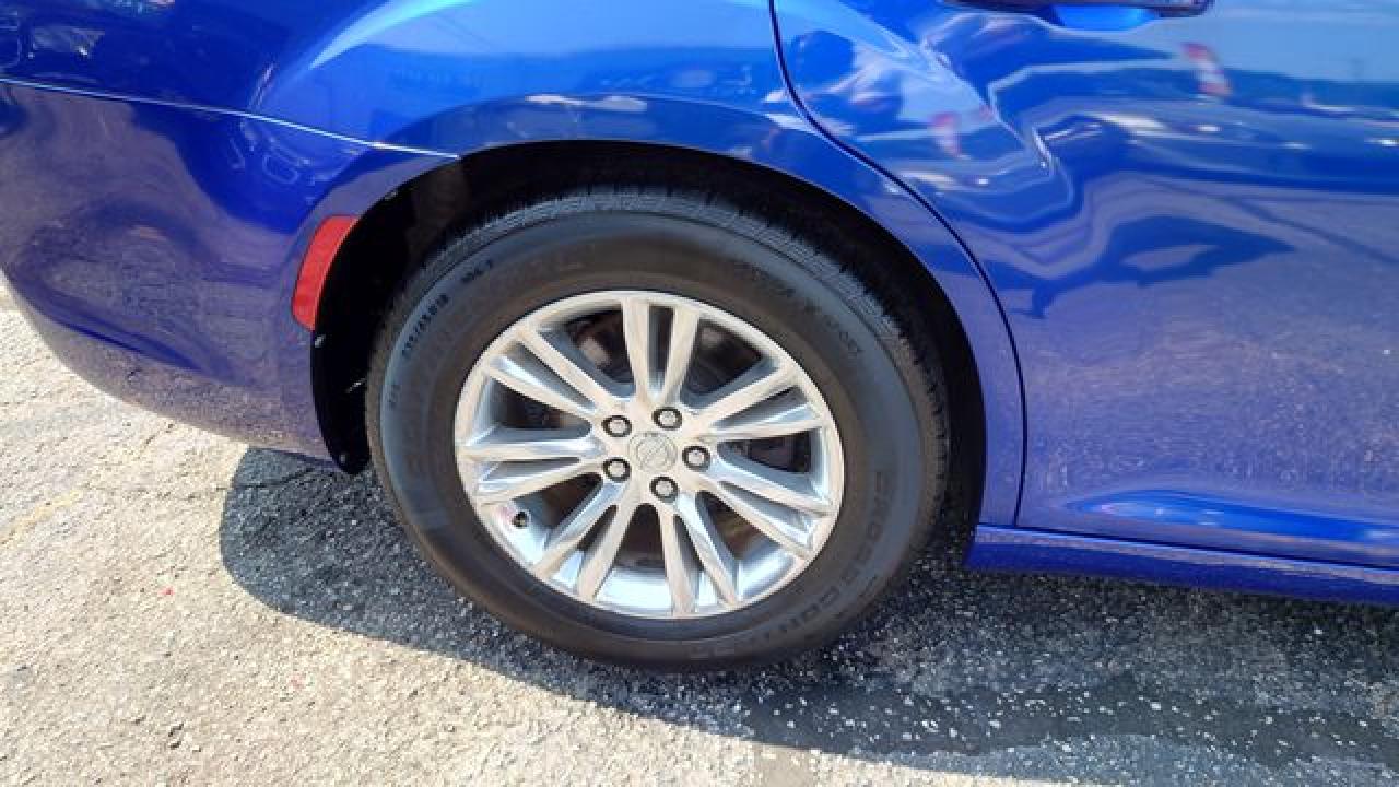 2018 Chrysler 300 VIN 2C3CCAAG5JH191244 photo 12