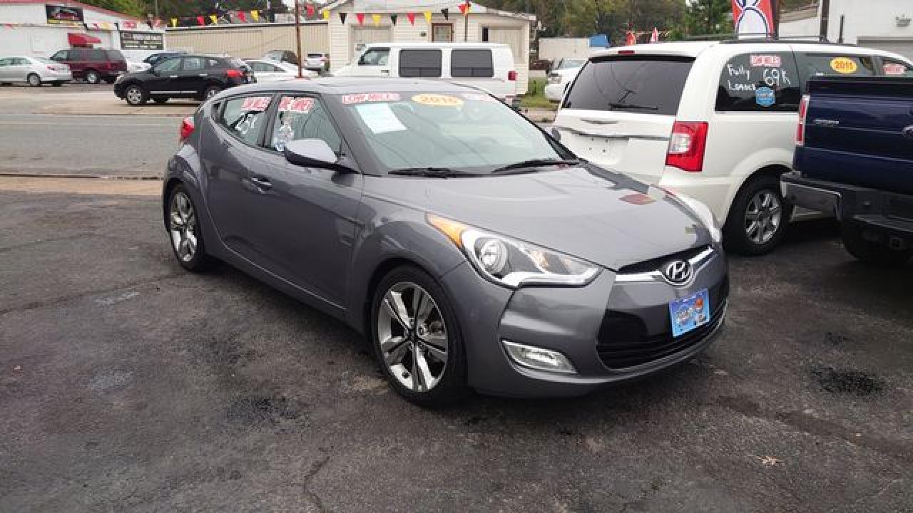 2016 Hyundai Veloster VIN KMHTC6AD8GU304376 photo 1