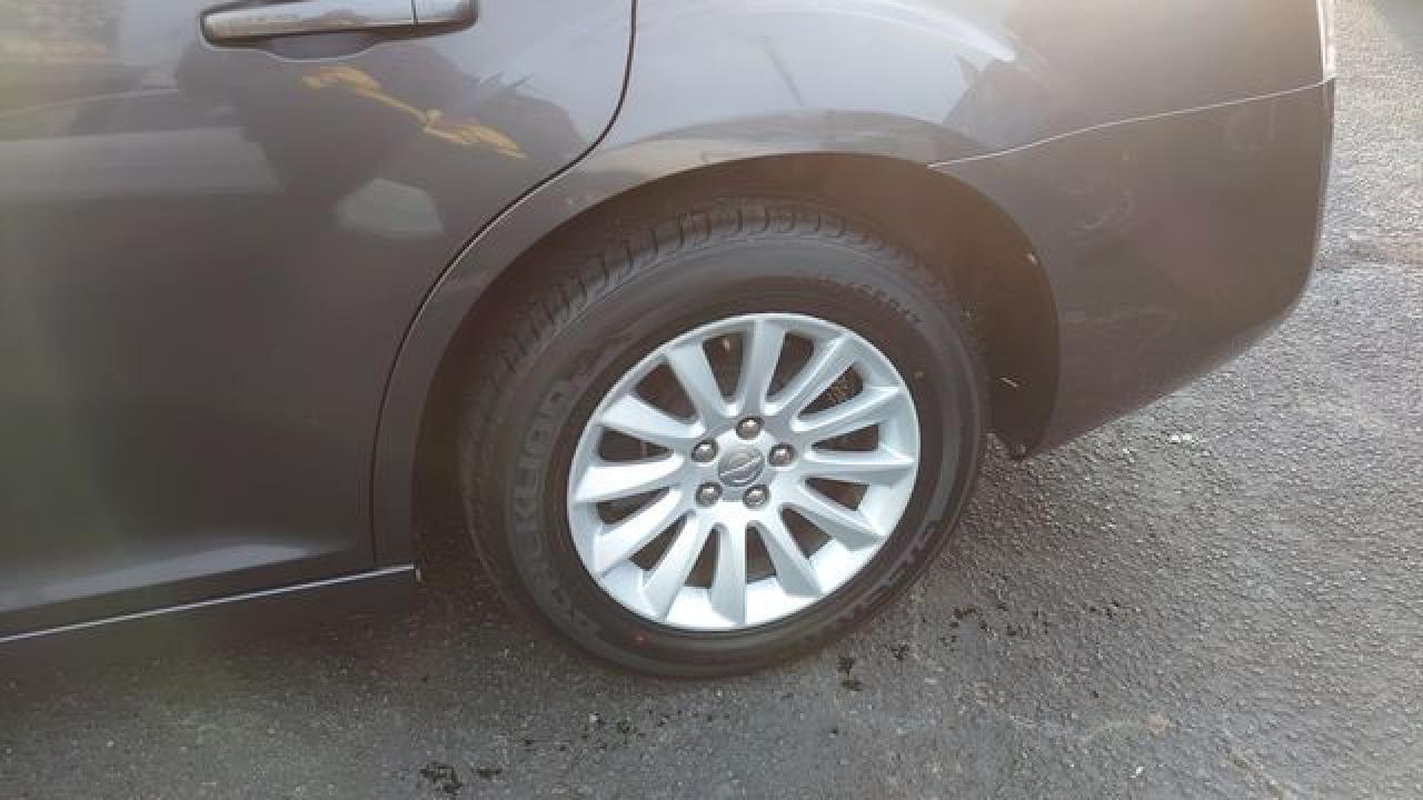 2013 Chrysler 300 VIN 2C3CCAAG2DH647480 photo 6
