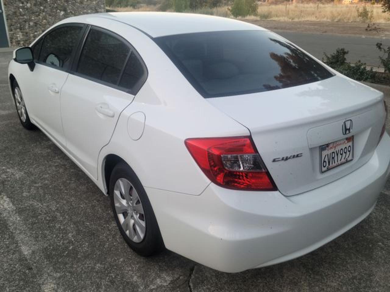 2012 Honda Civic VIN 19XFB2F58CE351303 photo 2