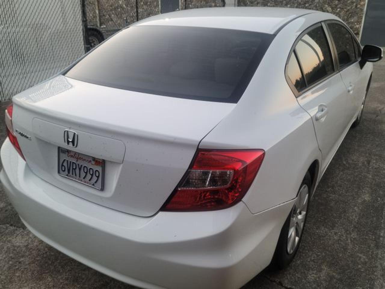 2012 Honda Civic VIN 19XFB2F58CE351303 photo 3