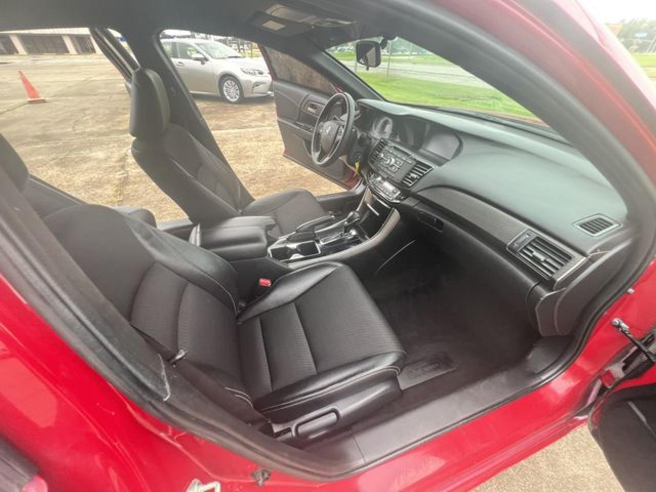 2017 Honda Accord VIN 1HGCR2F51HA273909 photo 10