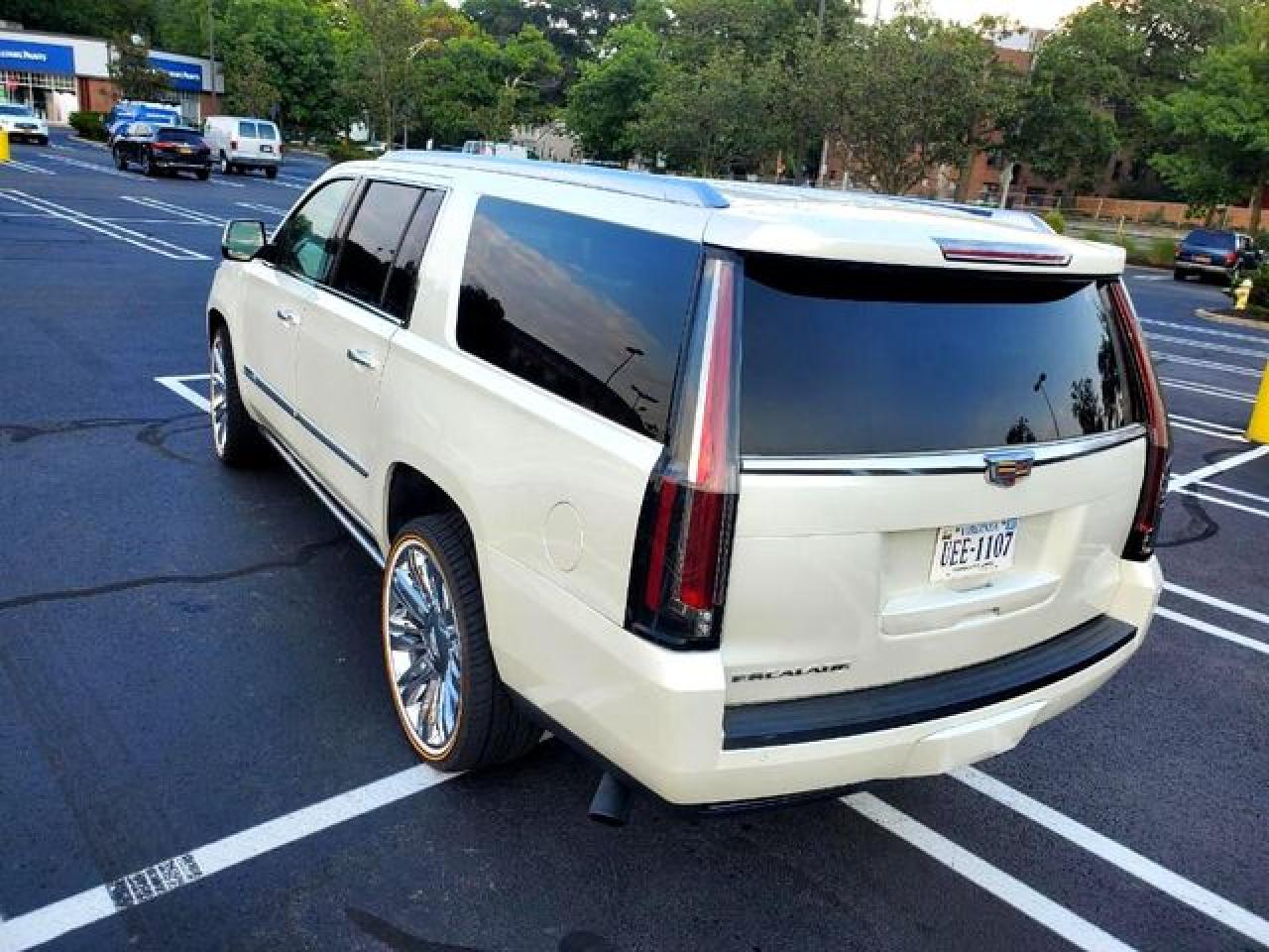 2016 Cadillac Escalade VIN 1GYS3KKJ1GR375199 photo 8