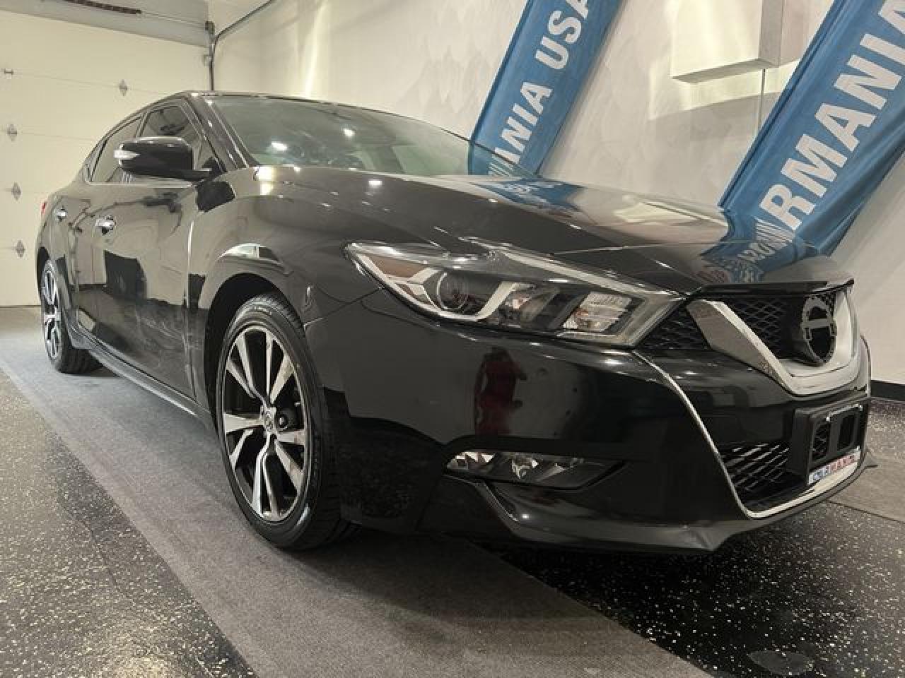 2017 Nissan Maxima VIN 1N4AA6AP8HC441228 photo 1