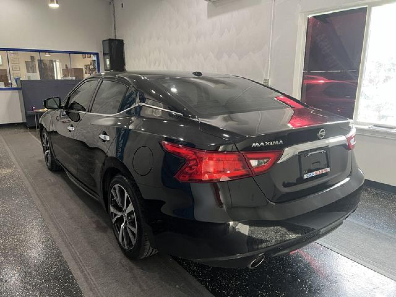 2017 Nissan Maxima VIN 1N4AA6AP8HC441228 photo 9