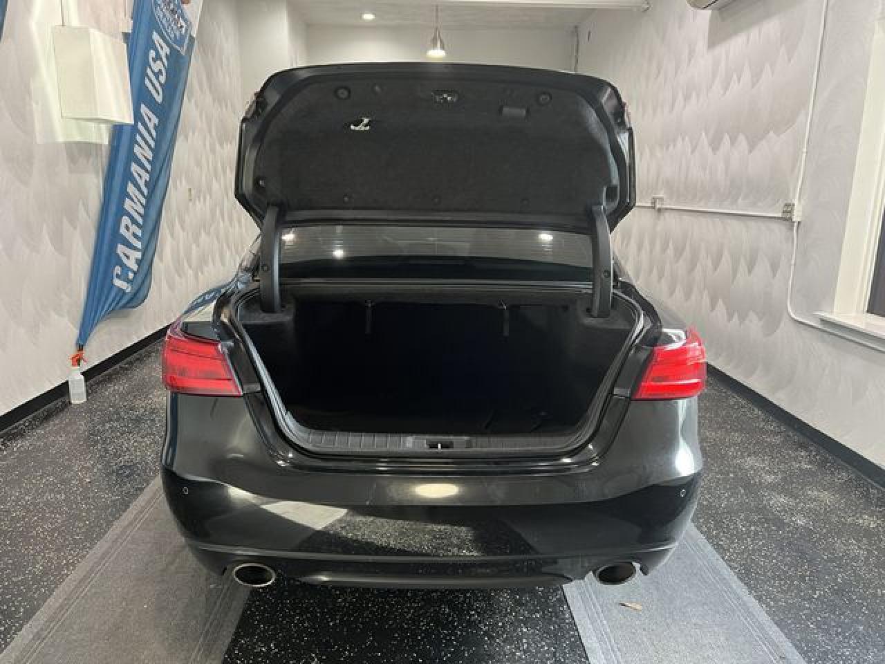 2017 Nissan Maxima VIN 1N4AA6AP8HC441228 photo 10