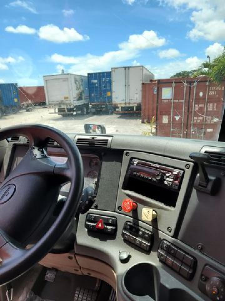 2013 FREIGHTLINER CASCADIA 125 VIN 1FUJGLBG3DLFE6783 photo 5