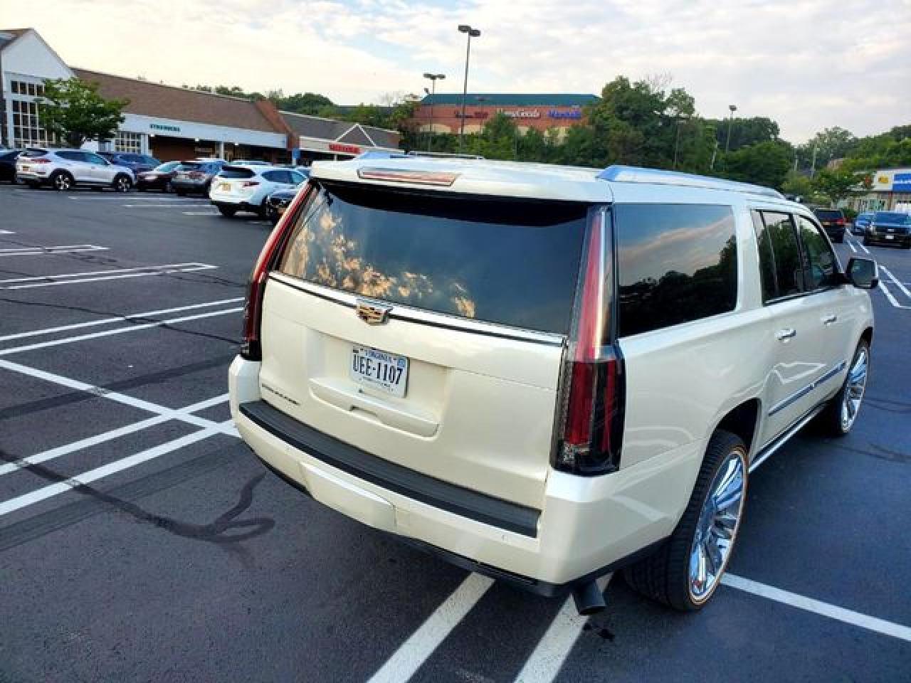 2016 Cadillac Escalade VIN 1GYS3KKJ1GR375199 photo 11