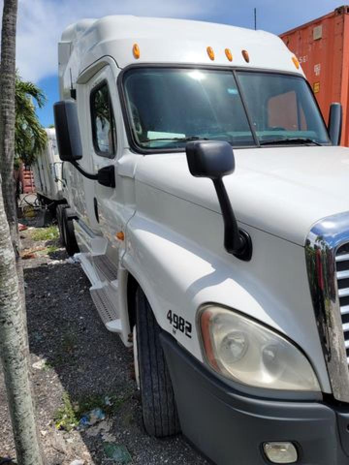 2013 FREIGHTLINER CASCADIA 125 VIN 1FUJGLBG3DLFE6783 photo 1