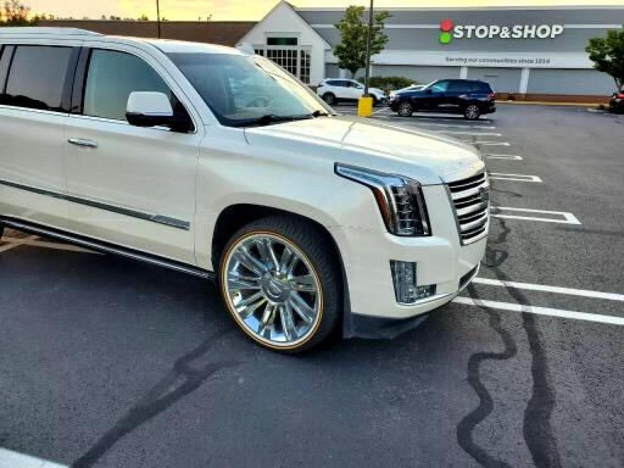 2016 Cadillac Escalade VIN 1GYS3KKJ1GR375199 photo 2