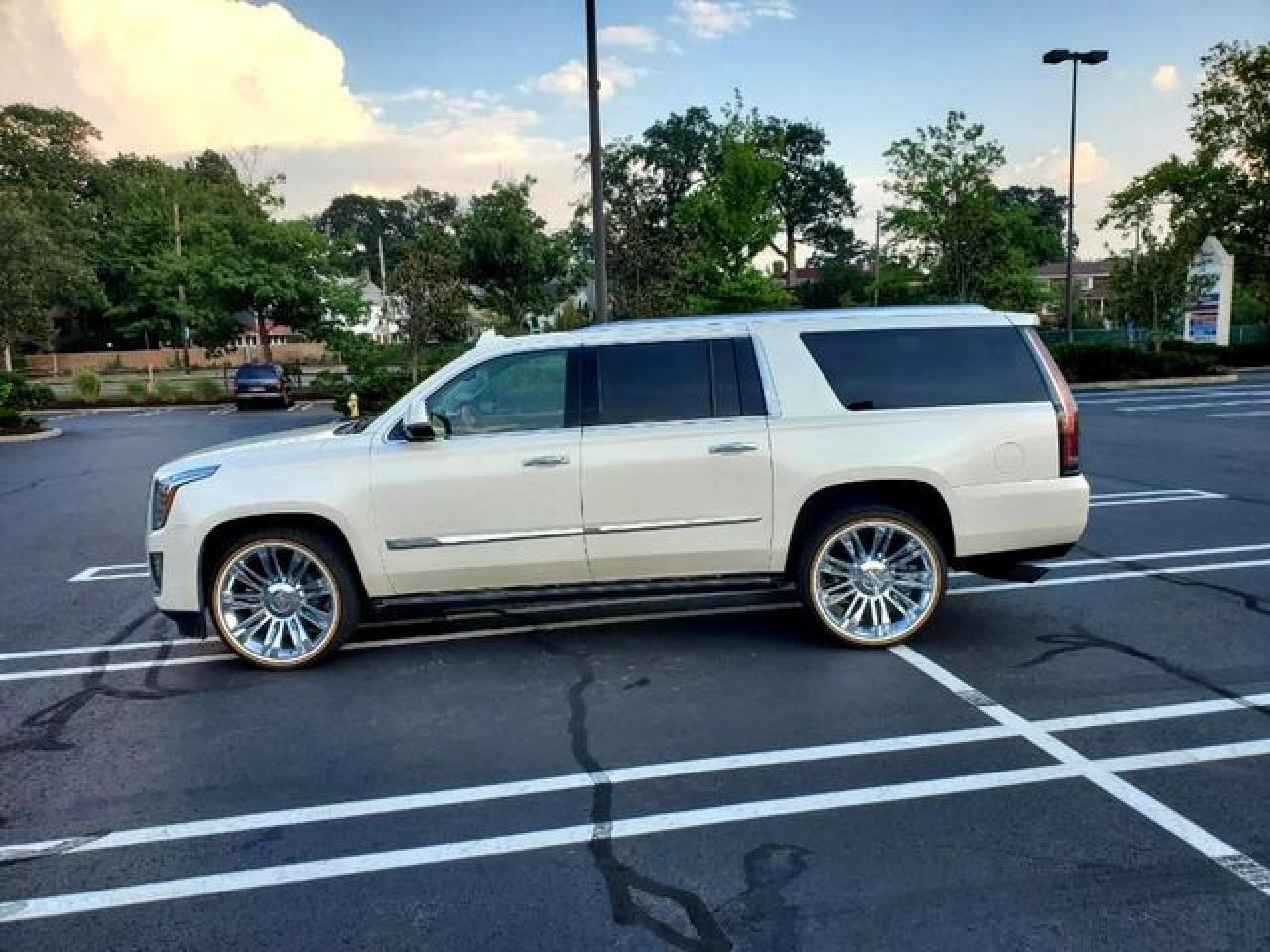 2016 Cadillac Escalade VIN 1GYS3KKJ1GR375199 photo 4