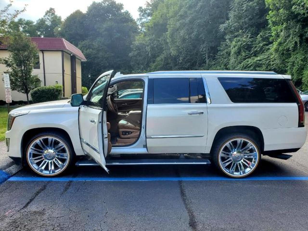 2016 Cadillac Escalade VIN 1GYS3KKJ1GR375199 photo 3