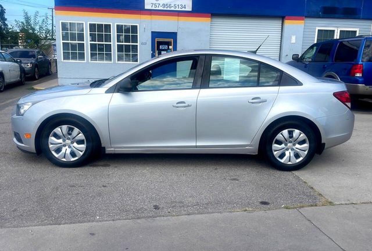 2013 Chevrolet Cruze VIN 1G1PA5SG8D7293669 photo 2