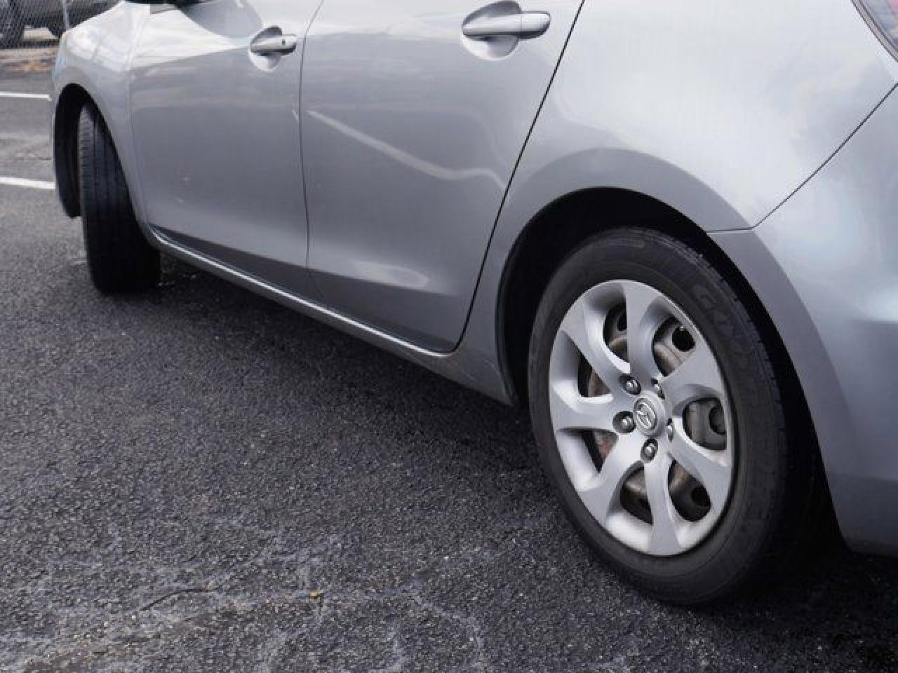 2012 Mazda 3 VIN JM1BL1UG1C1572786 photo 9