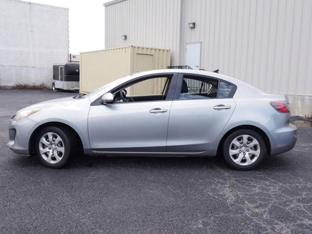 2012 Mazda 3 VIN JM1BL1UG1C1572786 photo 8