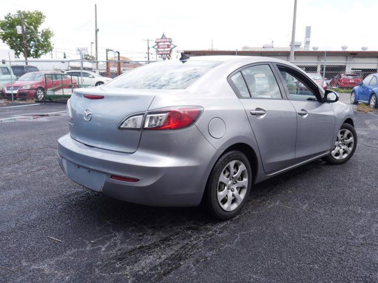 2012 Mazda 3 VIN JM1BL1UG1C1572786 photo 5