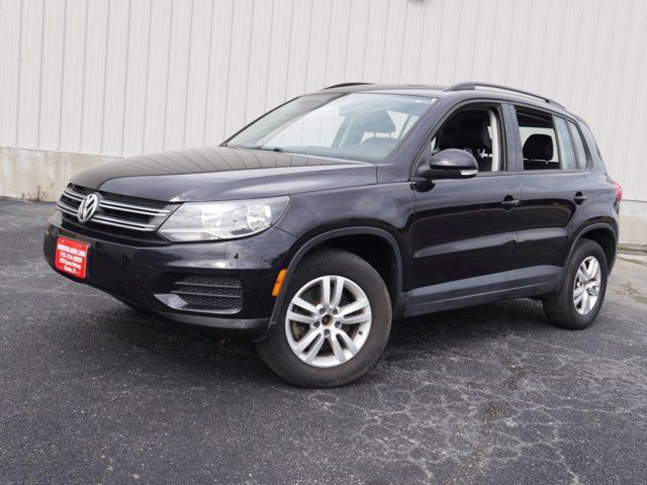 2016 Volkswagen Tiguan VIN WVGAV7AX0GW520003 photo 1