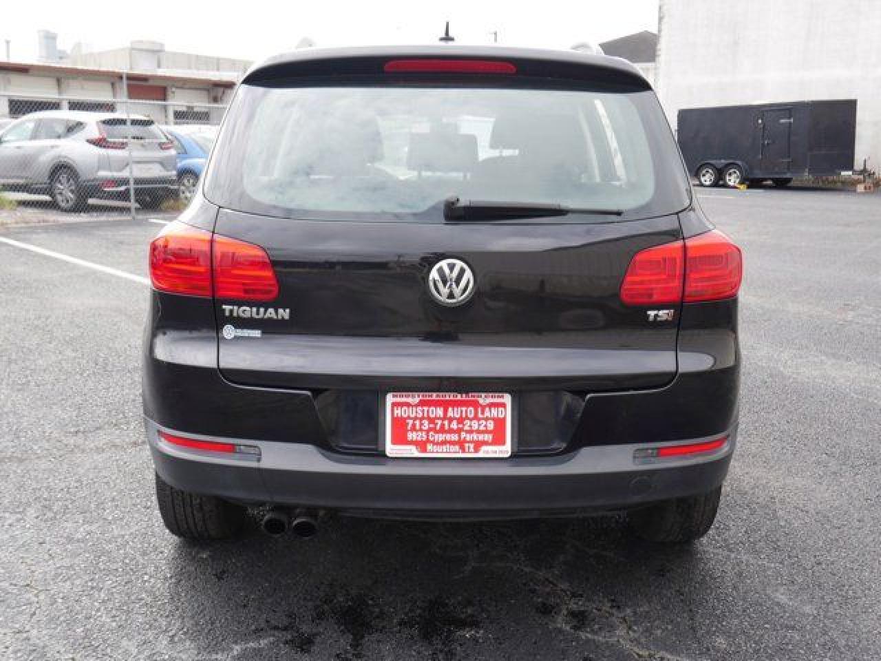 2016 Volkswagen Tiguan VIN WVGAV7AX0GW520003 photo 6