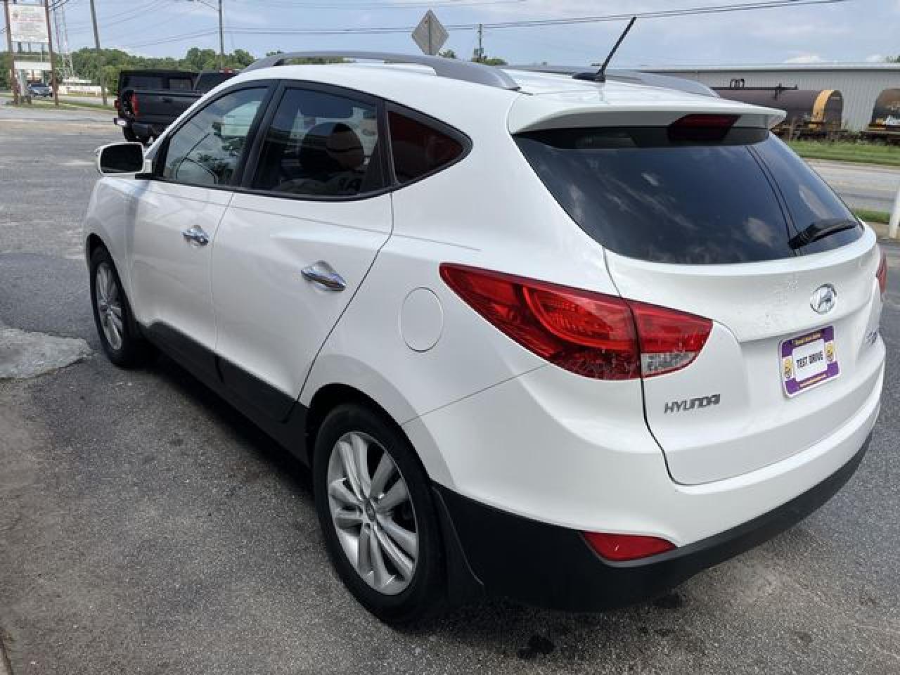 2013 Hyundai Tucson VIN KM8JU3AC7DU692822 photo 11