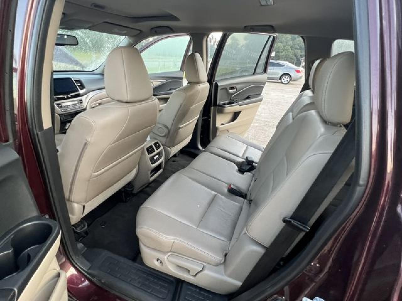 2016 Honda Pilot VIN 5FNYF5H59GB031063 photo 7