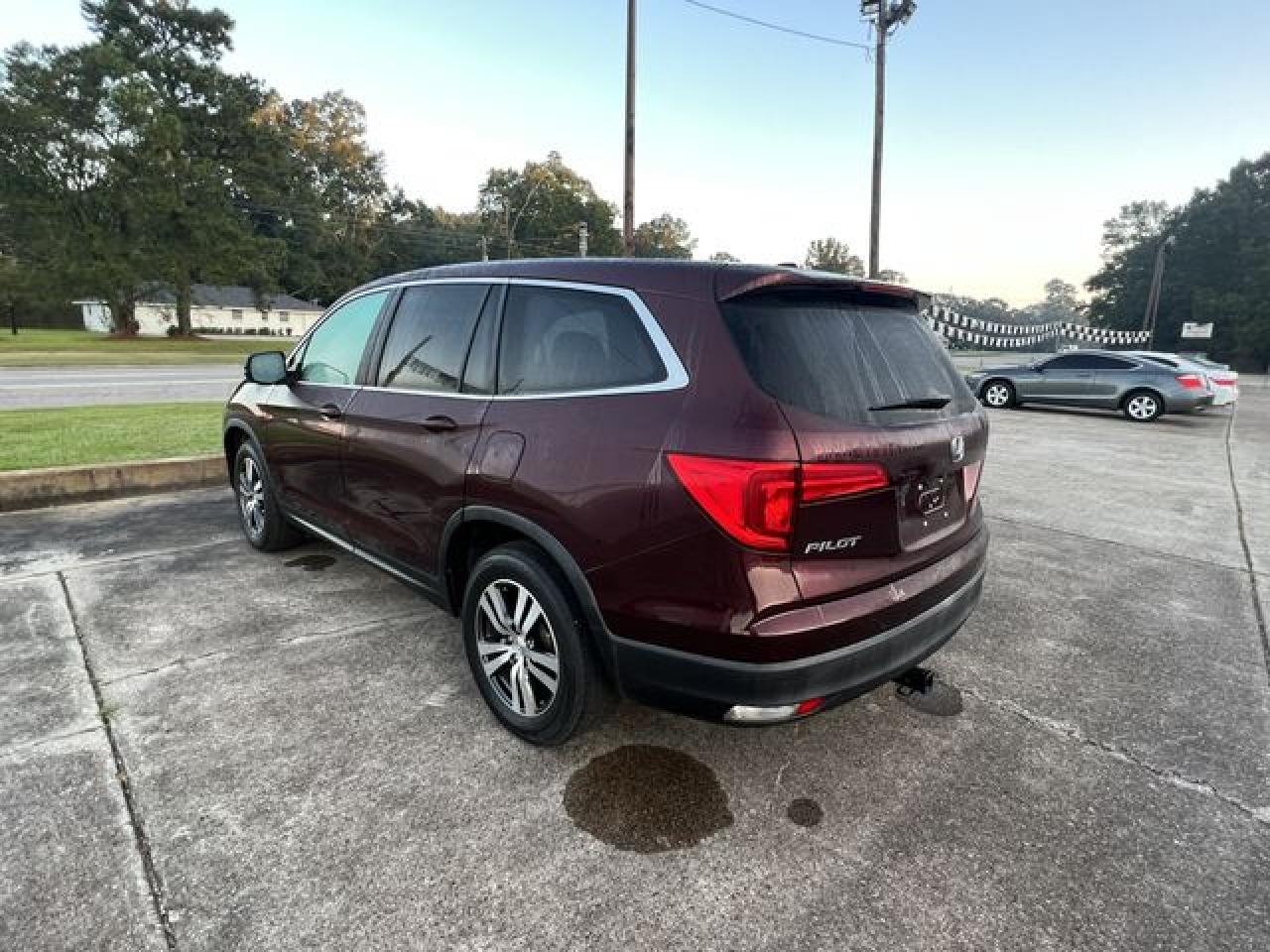 2016 Honda Pilot VIN 5FNYF5H59GB031063 photo 2