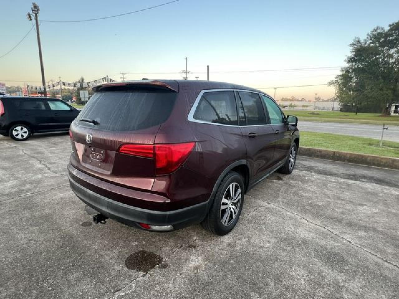 2016 Honda Pilot VIN 5FNYF5H59GB031063 photo 3