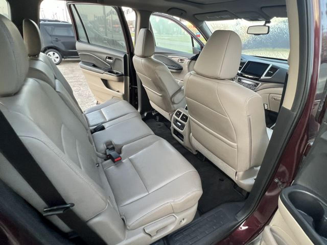 2016 Honda Pilot VIN 5FNYF5H59GB031063 photo 12