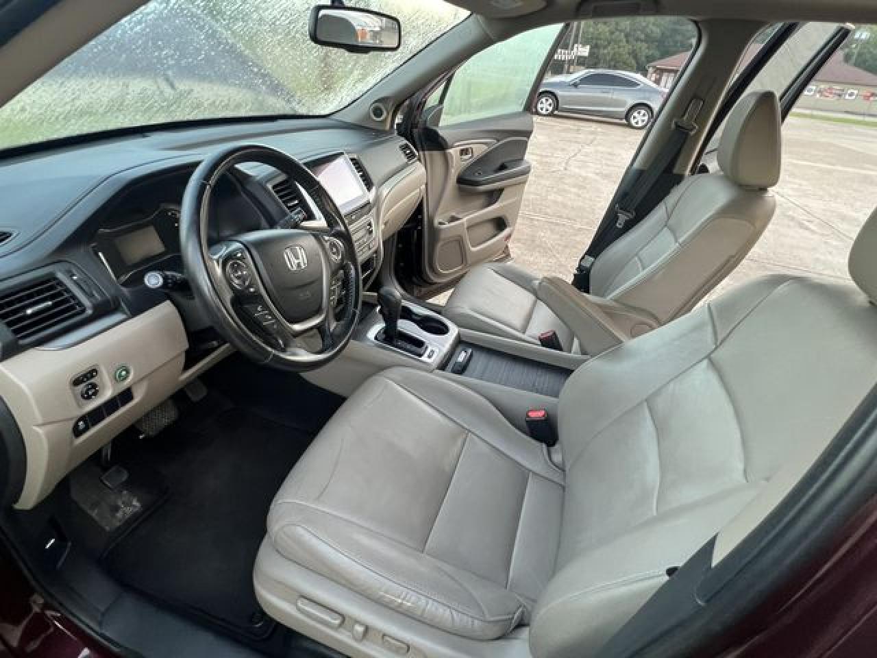 2016 Honda Pilot VIN 5FNYF5H59GB031063 photo 6