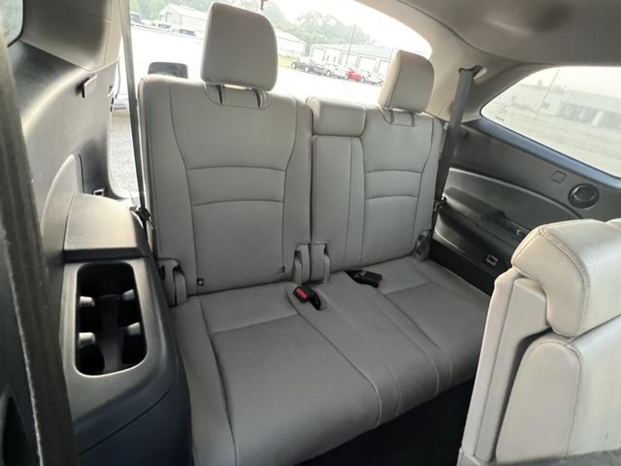 2016 Honda Pilot VIN 5FNYF5H59GB031063 photo 11
