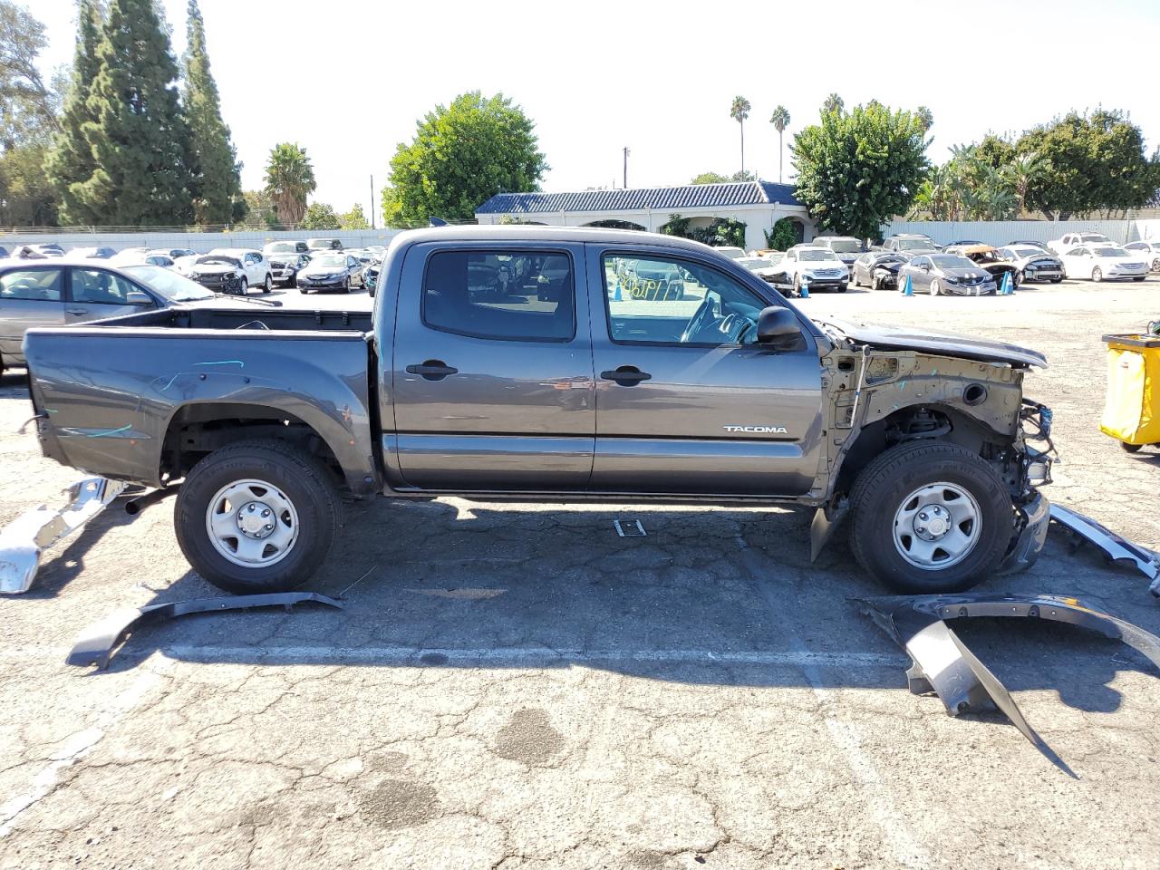 2015 TOYOTA Tacoma VIN 3TMJU4GN2FM187054 photo 9