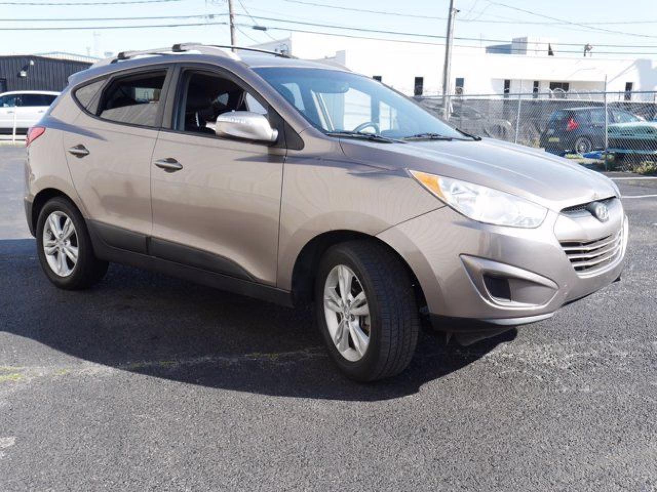 2012 Hyundai Tucson VIN KM8JU3AC5CU422583 photo 3