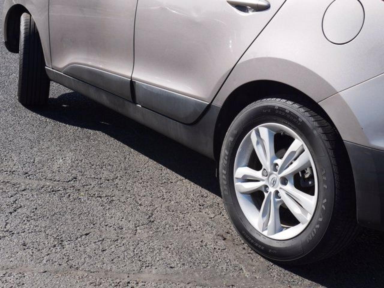 2012 Hyundai Tucson VIN KM8JU3AC5CU422583 photo 9