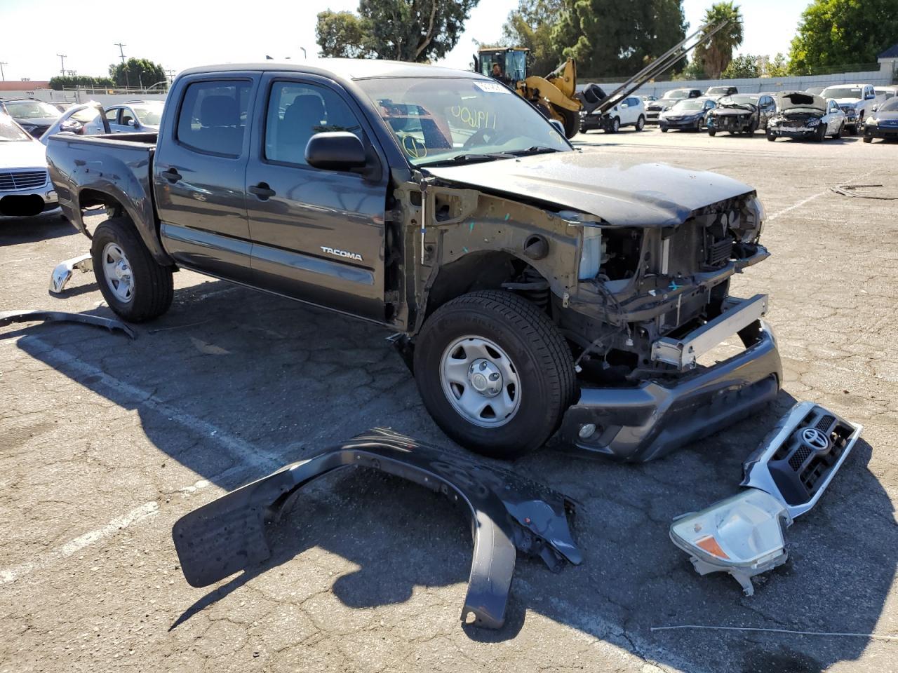 2015 TOYOTA Tacoma VIN 3TMJU4GN2FM187054 photo 1