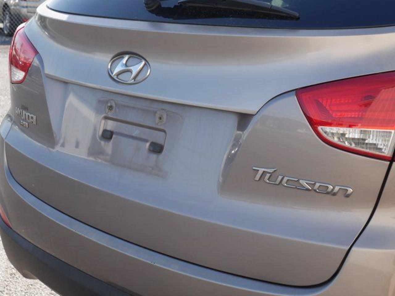 2012 Hyundai Tucson VIN KM8JU3AC5CU422583 photo 11