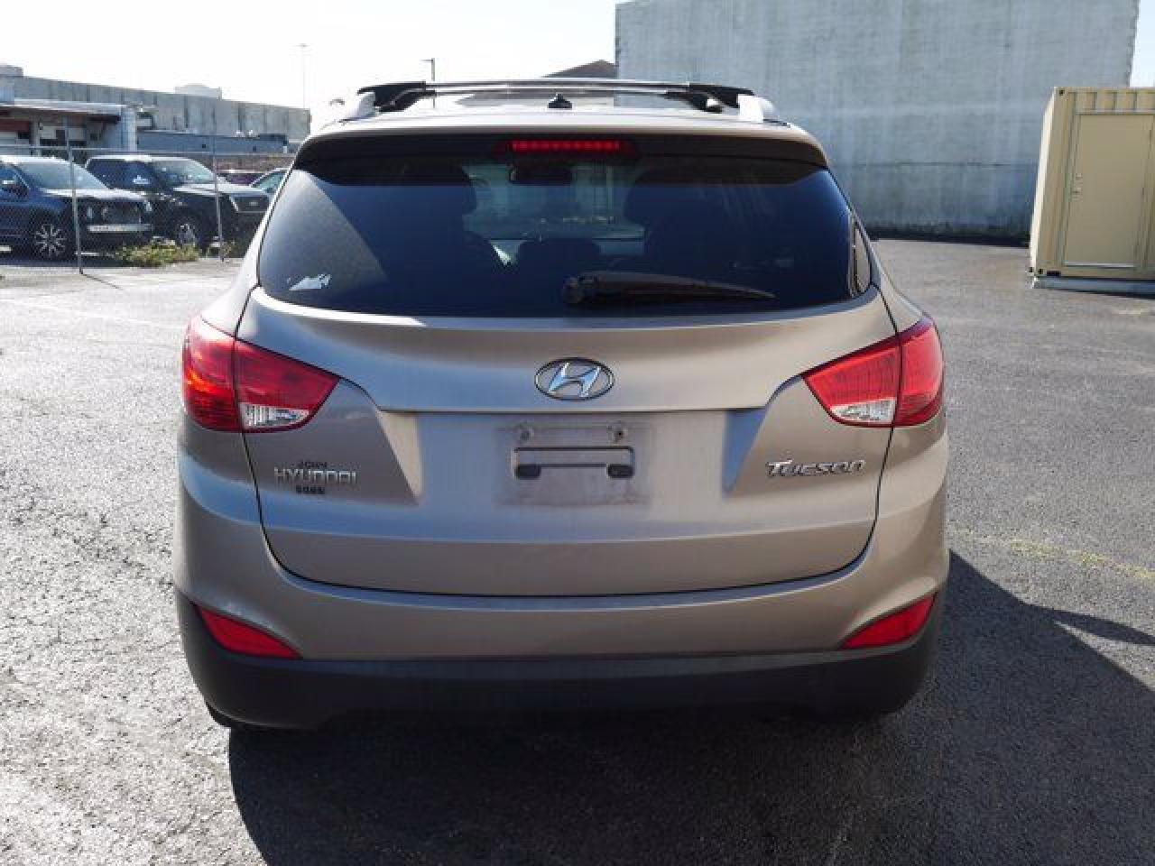 2012 Hyundai Tucson VIN KM8JU3AC5CU422583 photo 6