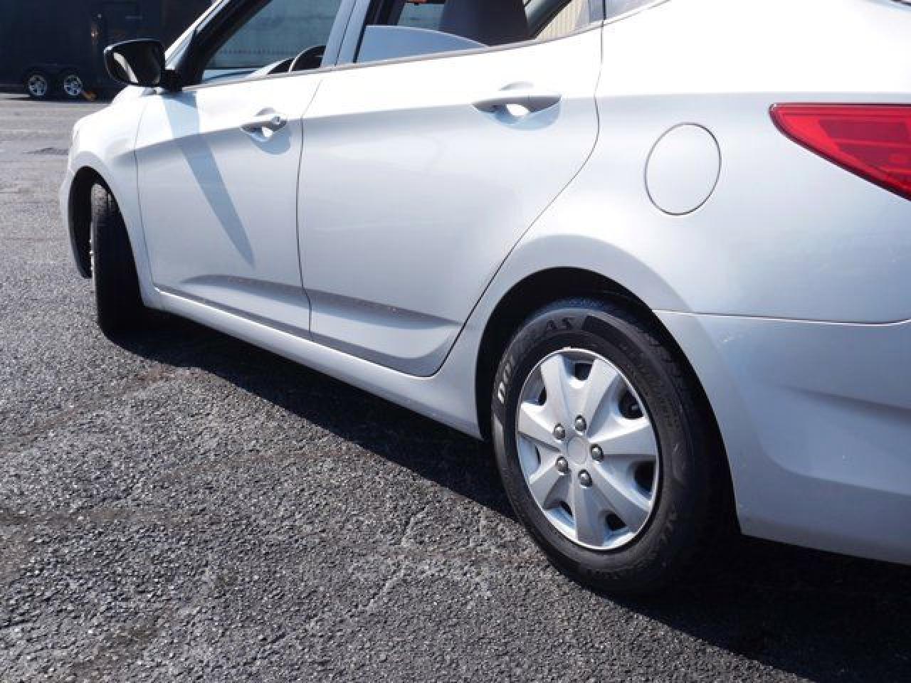 2016 Hyundai Accent VIN KMHCT4AE7GU999477 photo 9