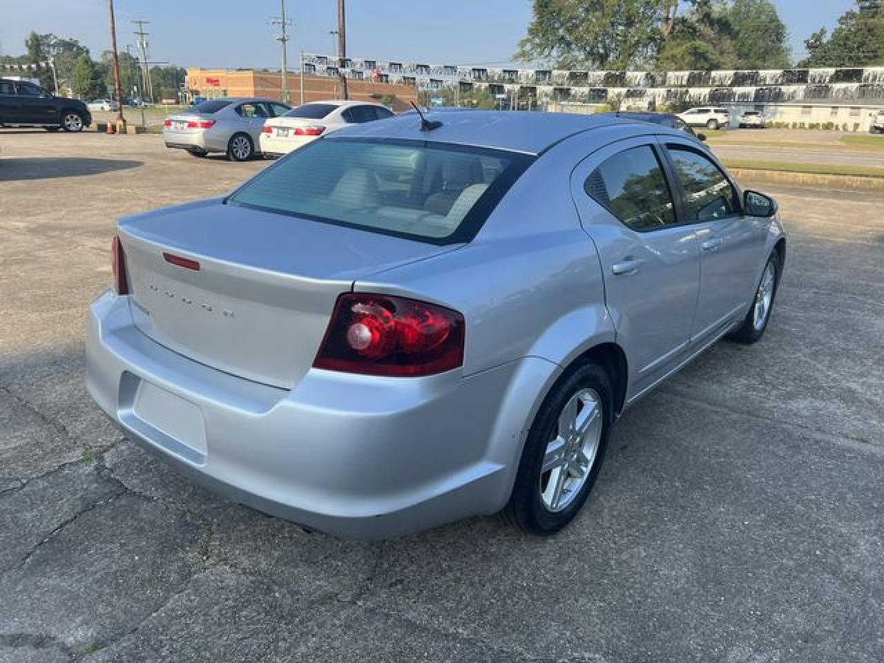2012 Dodge Avenger VIN 1C3CDZCB8CN163462 photo 3