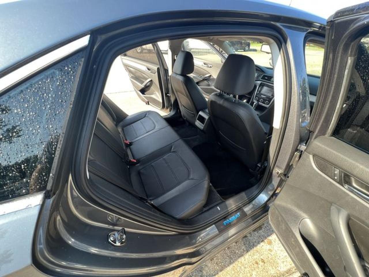 2012 Volkswagen Passat VIN 1VWBH7A37CC108327 photo 8