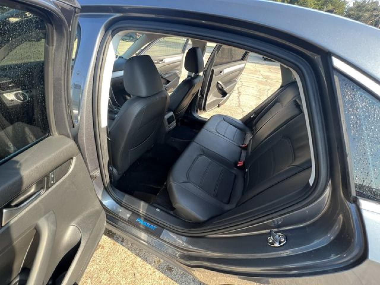 2012 Volkswagen Passat VIN 1VWBH7A37CC108327 photo 7