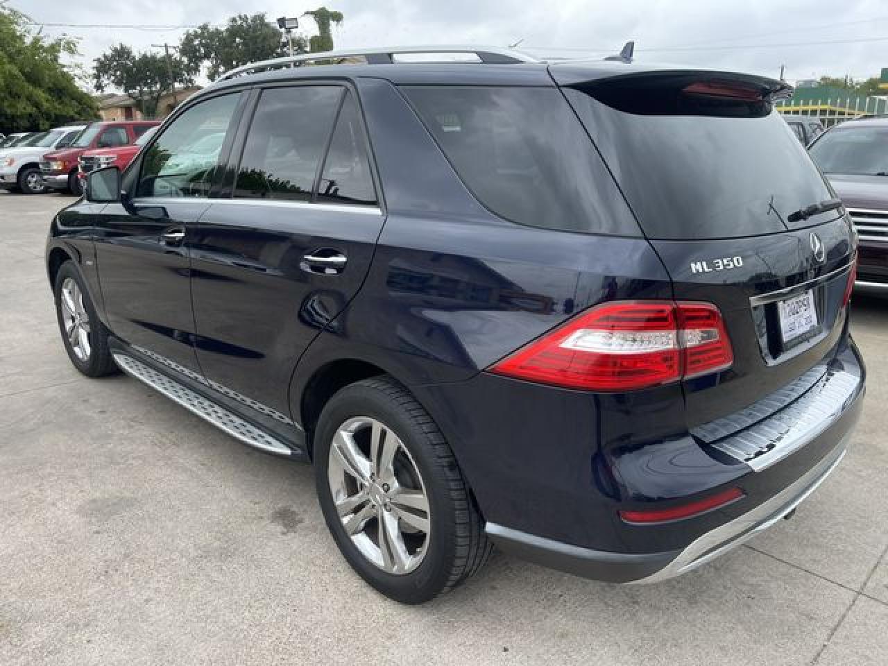 2012 Mercedes-Benz Ml-class VIN 4JGDA5HB0CA045502 photo 4