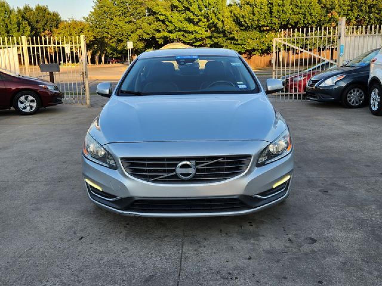 2014 Volvo S60 VIN YV1612FS5E2296652 photo 2