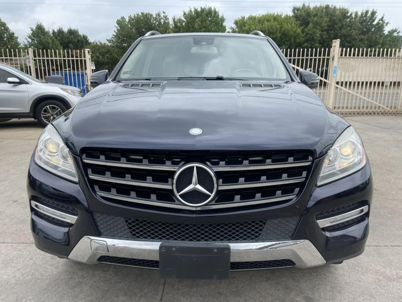2012 Mercedes-Benz Ml-class VIN 4JGDA5HB0CA045502 photo 11